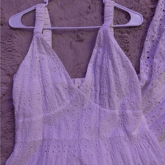 NWT* Abercrombie & Fitch White Eyelet Maxi Dress! 👗 - Picture 2 of 7